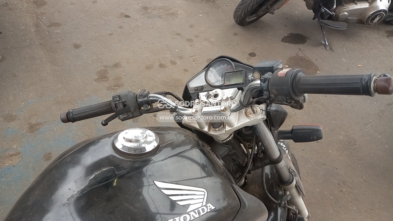 Honda CB 300r - 2009/2010 — foto 12 de 12