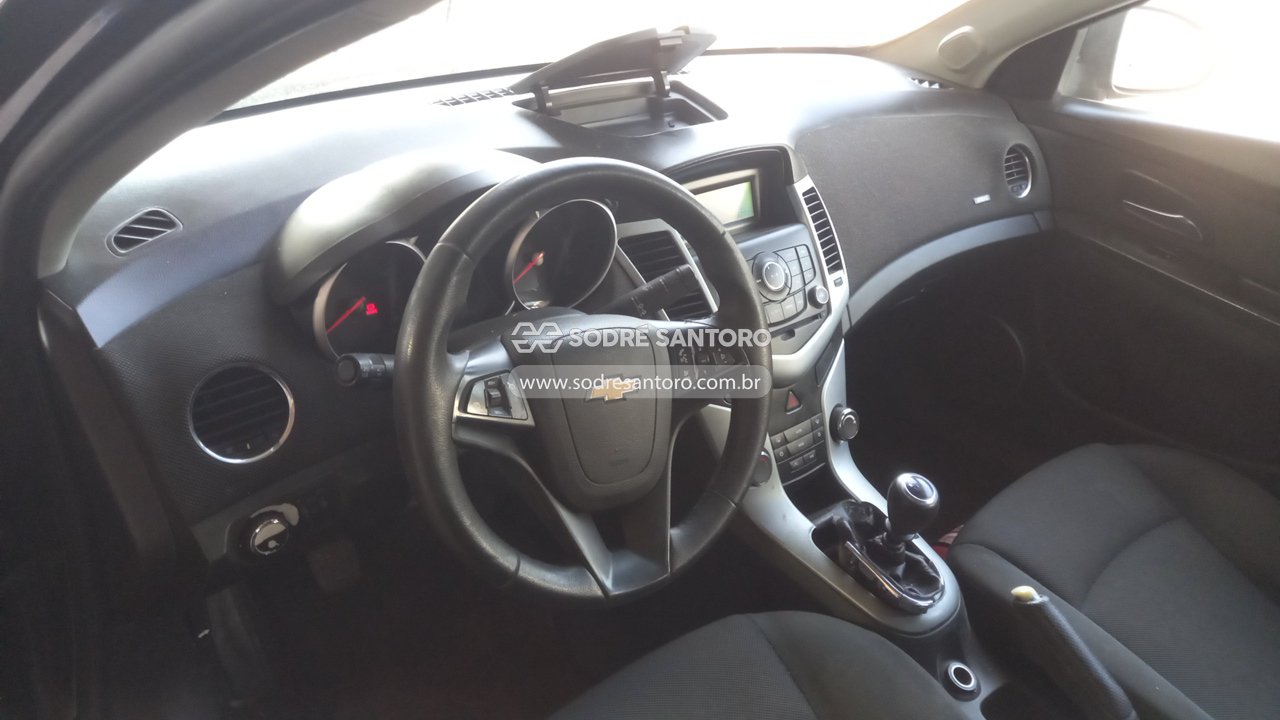 Chevrolet Cruze LT NB - 2011/2012 — foto 6 de 12
