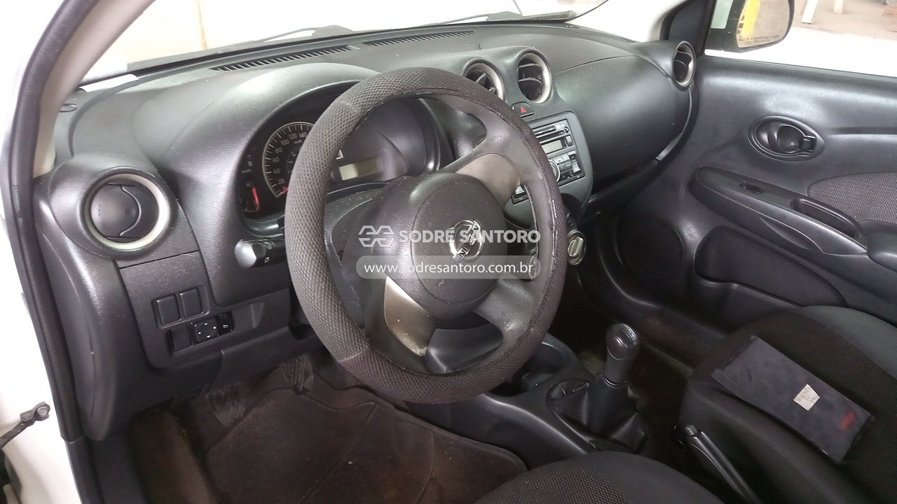 Nissan Versa 16sv Flex - 2012/2013 — foto 6 de 12