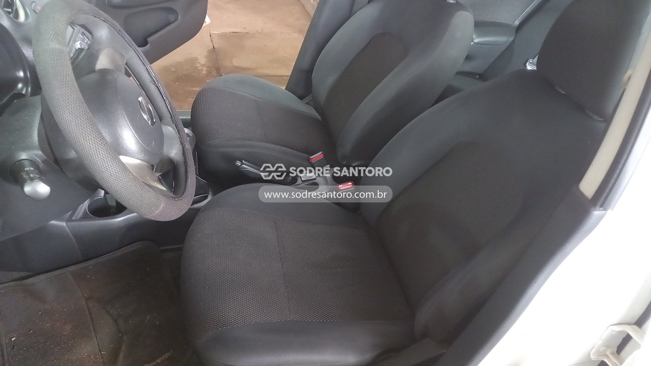 Nissan Versa 16sv Flex - 2012/2013 — foto 9 de 12