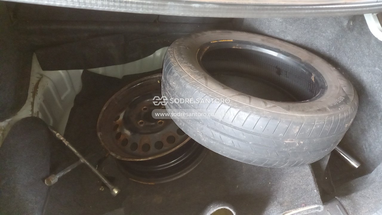 Nissan Versa 16sv Flex - 2012/2013 — foto 10 de 12