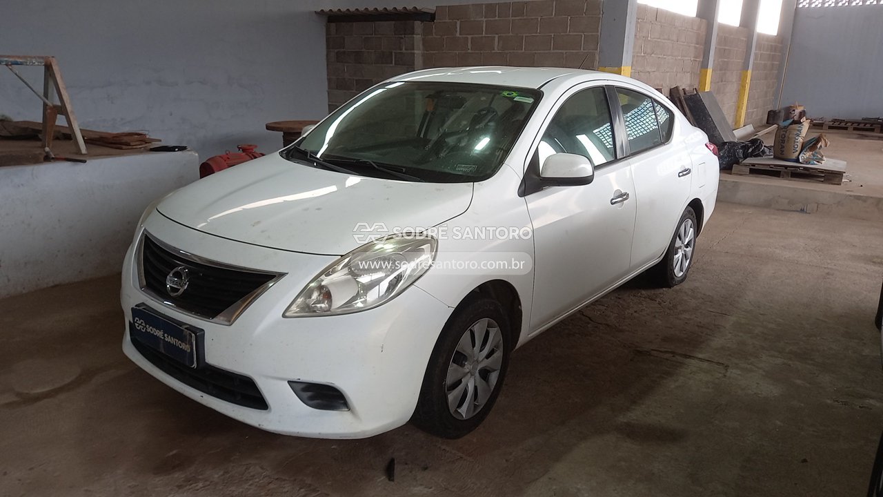 Nissan Versa 16sv Flex - 2012/2013 — foto 3 de 12