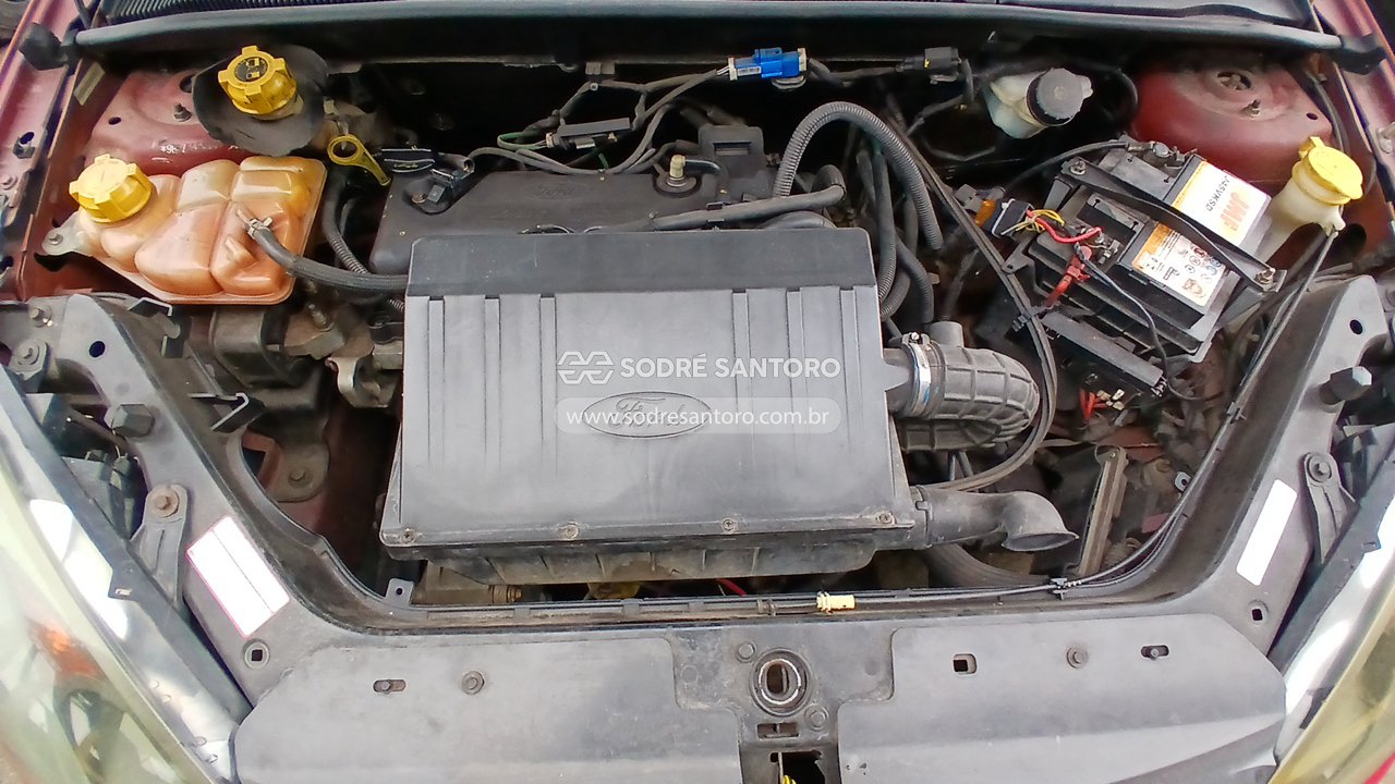 Ford Fiesta Flex - 2010/2011 — foto 5 de 12