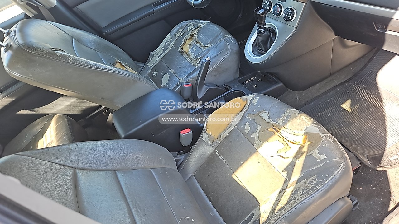 Nissan Sentra 20 Flex - 2011/2012 — foto 10 de 12