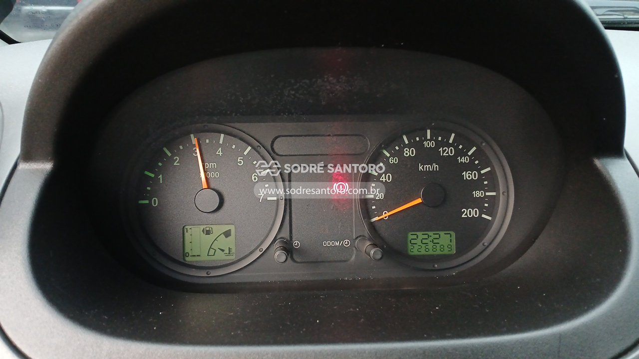 Ford Fiesta Sedan - 2004/2005 — foto 7 de 12