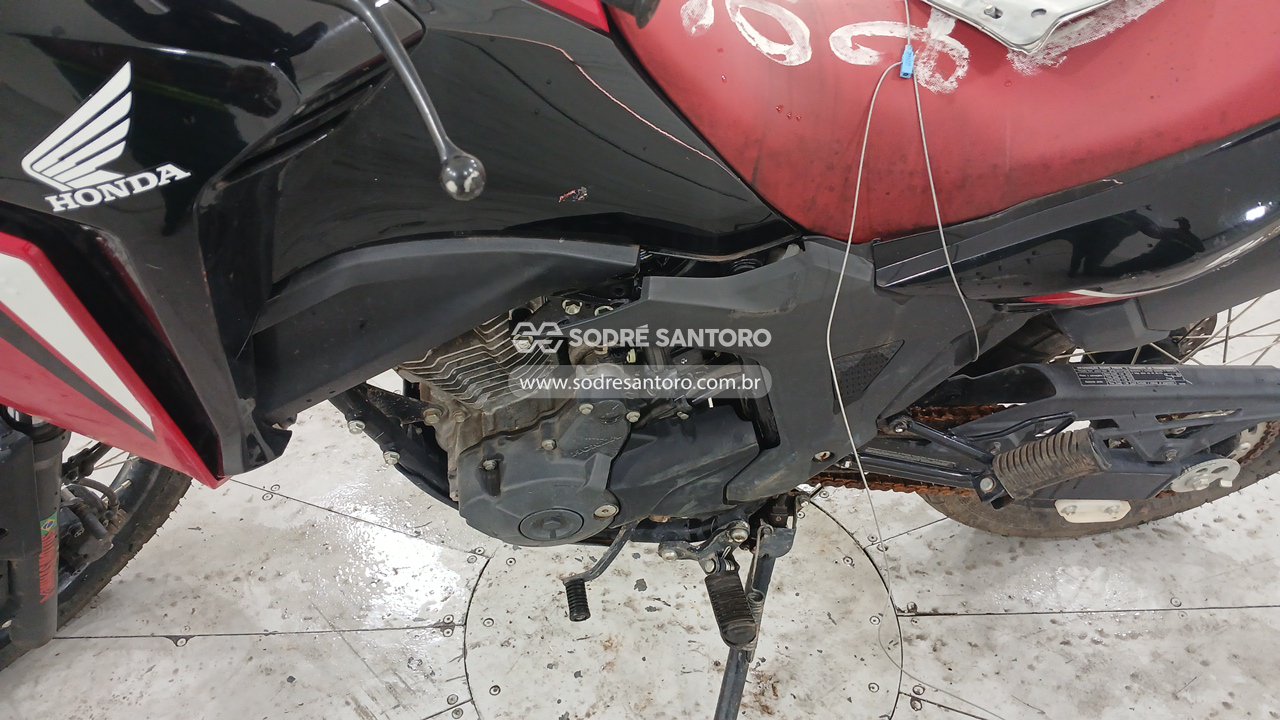 Foto 9 de 13: HONDA - XRE 300 SAHARA RAL 2024/2025