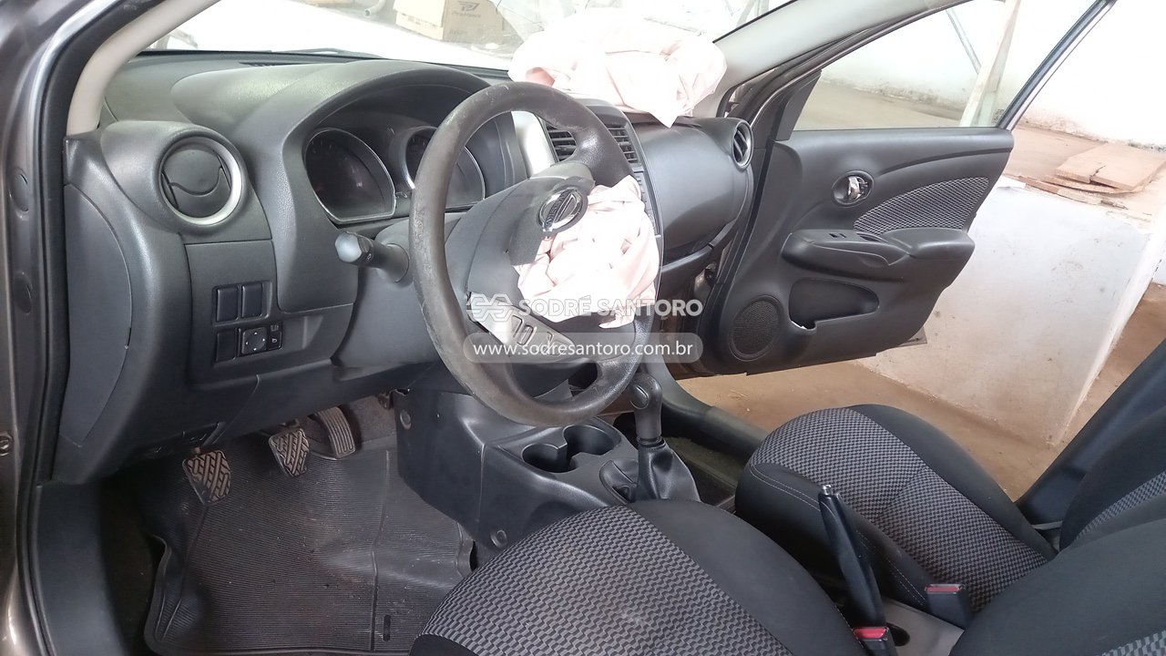Foto 6 de 13: NISSAN - VERSA 16 S 2016/2017