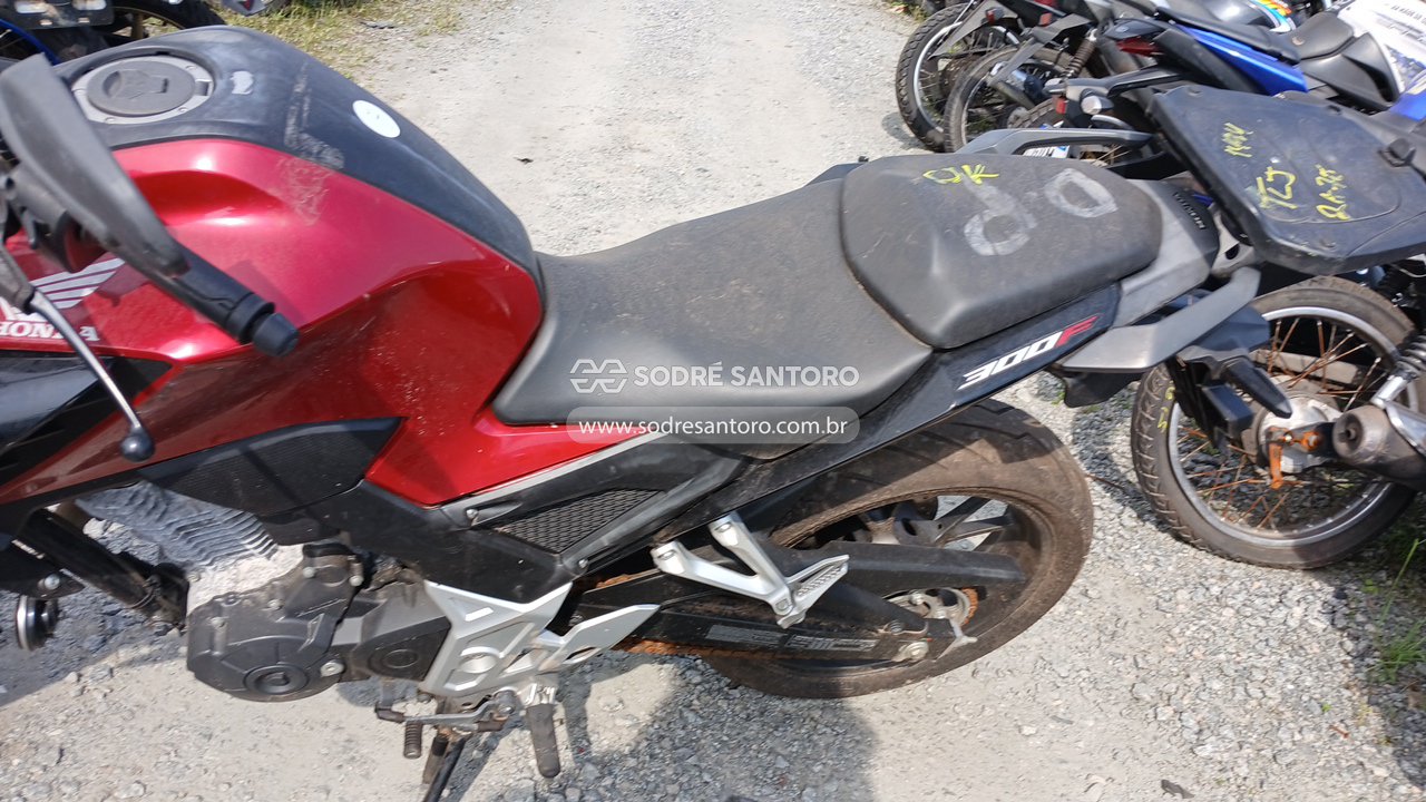 Foto 8 de 11: HONDA - CB300F TWISTER ABS 2024/2025