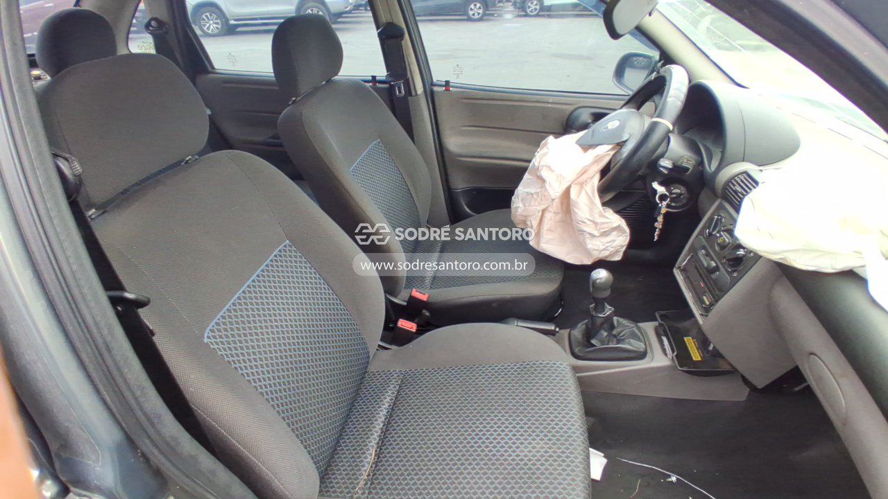 Foto 9 de 11: CHEVROLET - CLASSIC LS 2012/2013