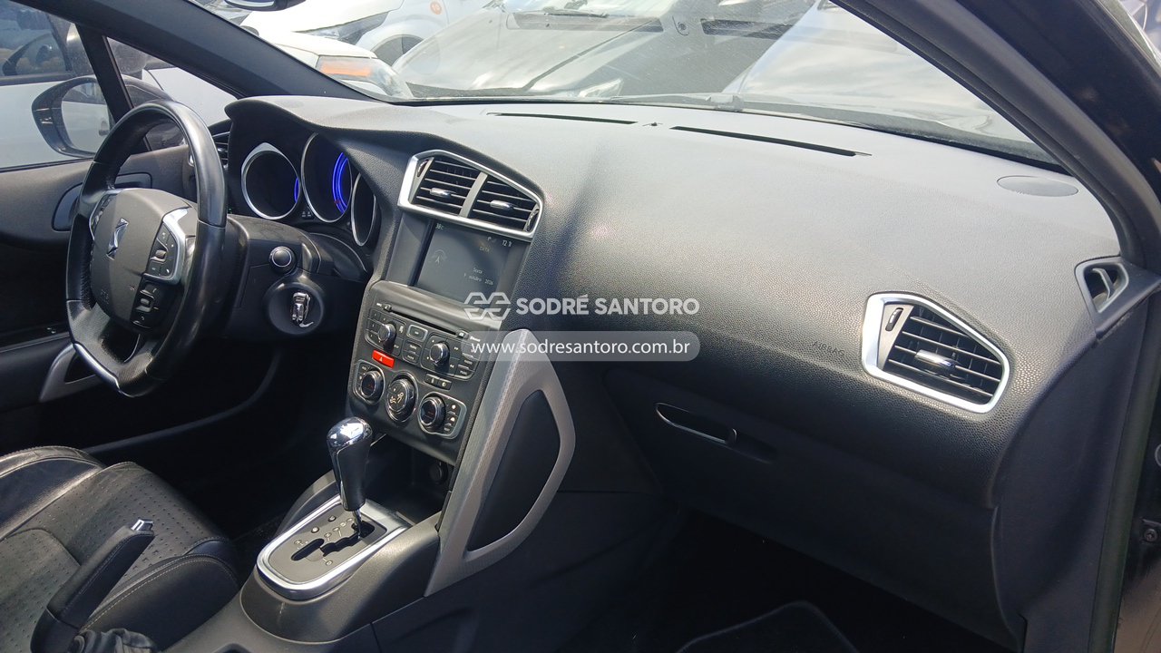 Foto 8 de 13: CITROEN - DS4 TURBO165A6 2013/2014