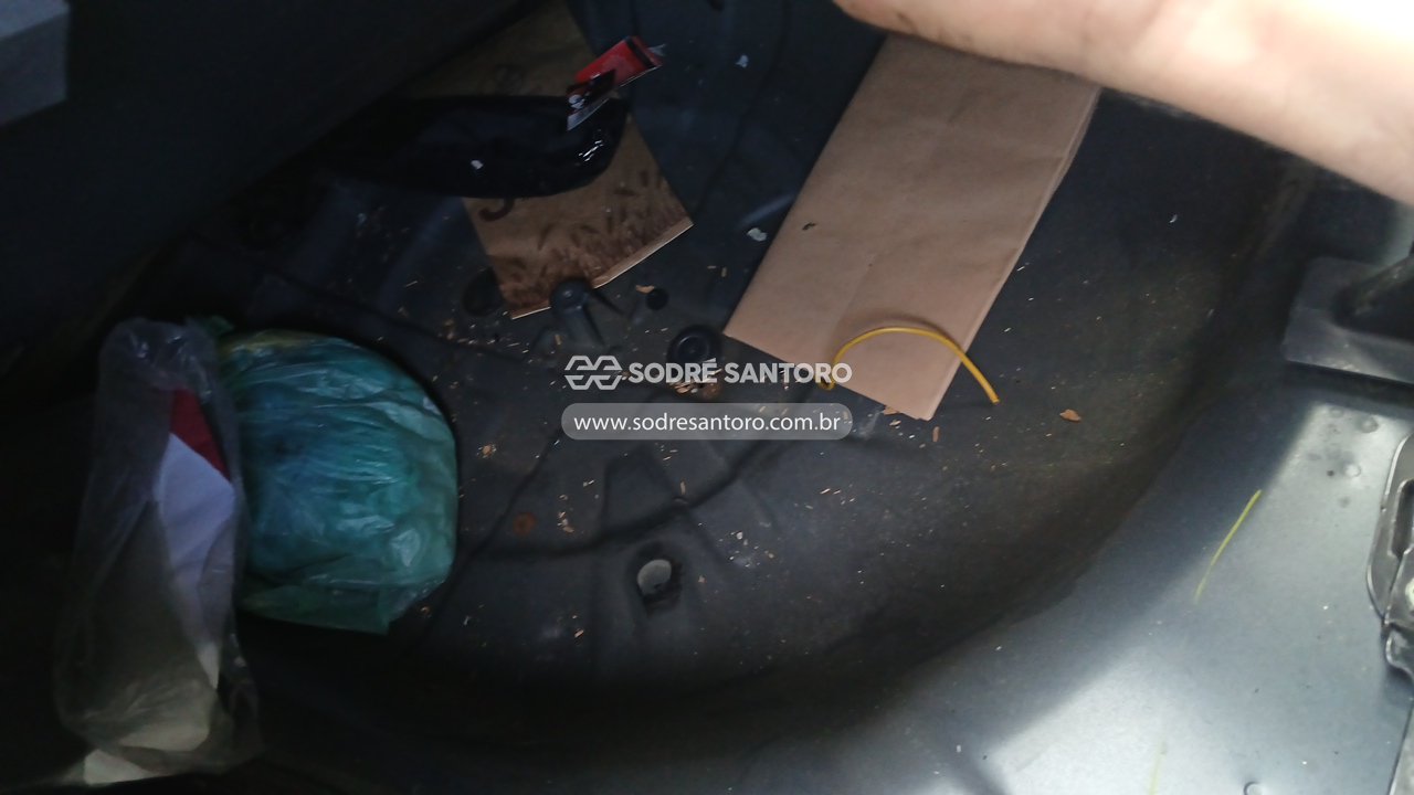 Foto 9 de 13: NISSAN - SENTRA 20SV CVT 2014/2015
