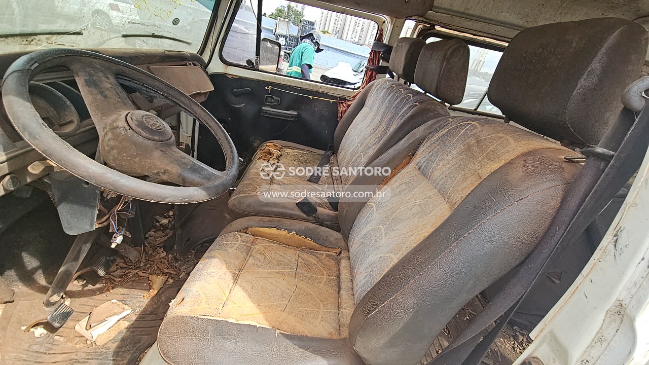 Foto 8 de 13: VOLKSWAGEN - KOMBI 2010/2011