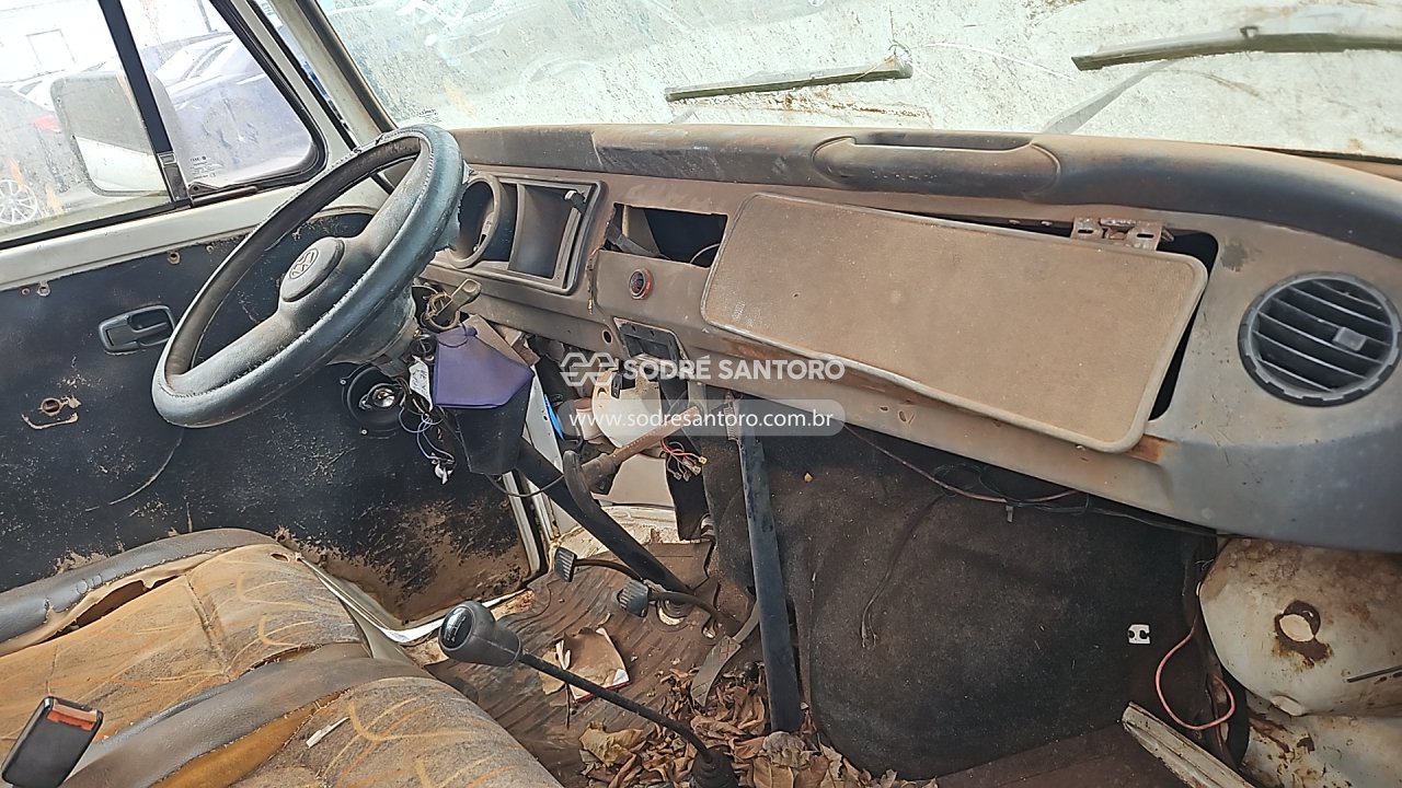 Foto 9 de 13: VOLKSWAGEN - KOMBI 2010/2011