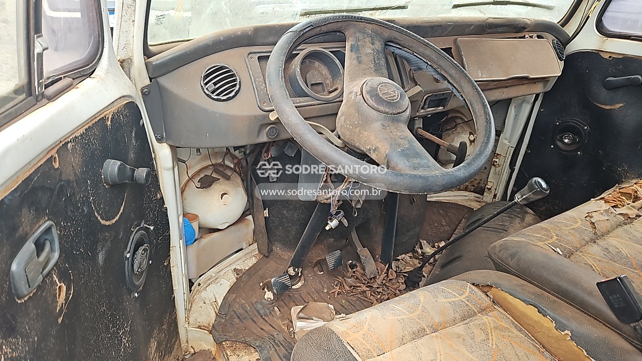 Foto 6 de 13: VOLKSWAGEN - KOMBI 2010/2011