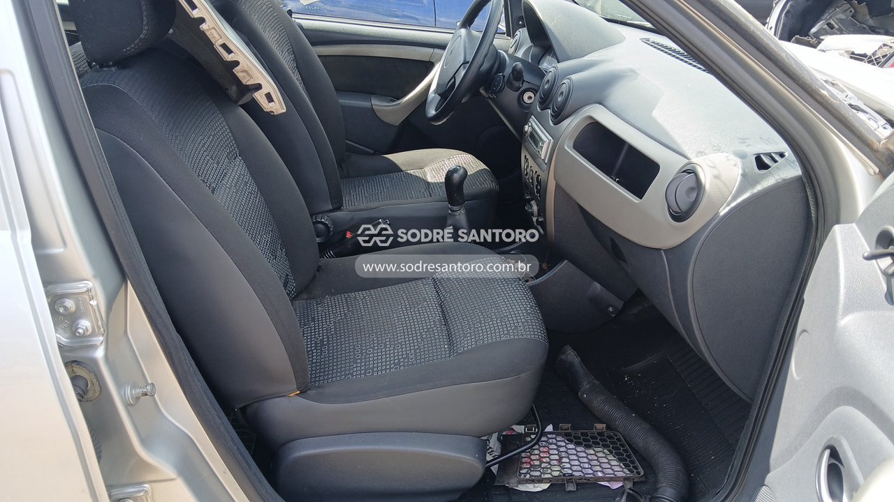 Foto 8 de 11: RENAULT - SANDERO EXP1016V 2009/2009