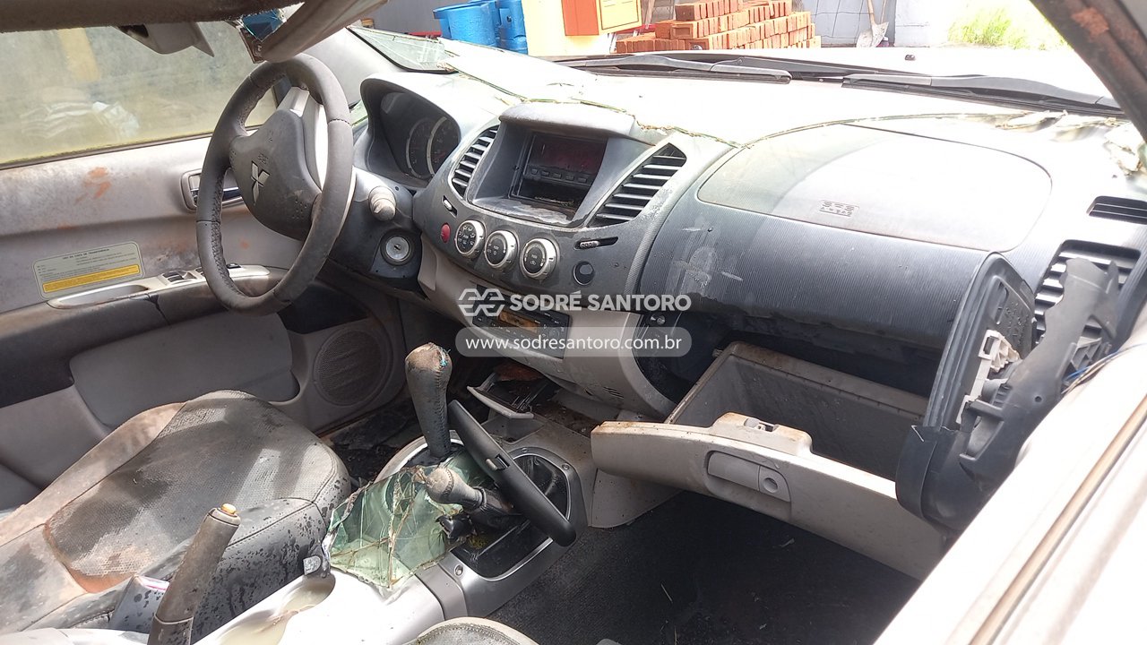 Foto 8 de 13: MITSUBISHI - L200 TRITON 3.2 D 2009/2010