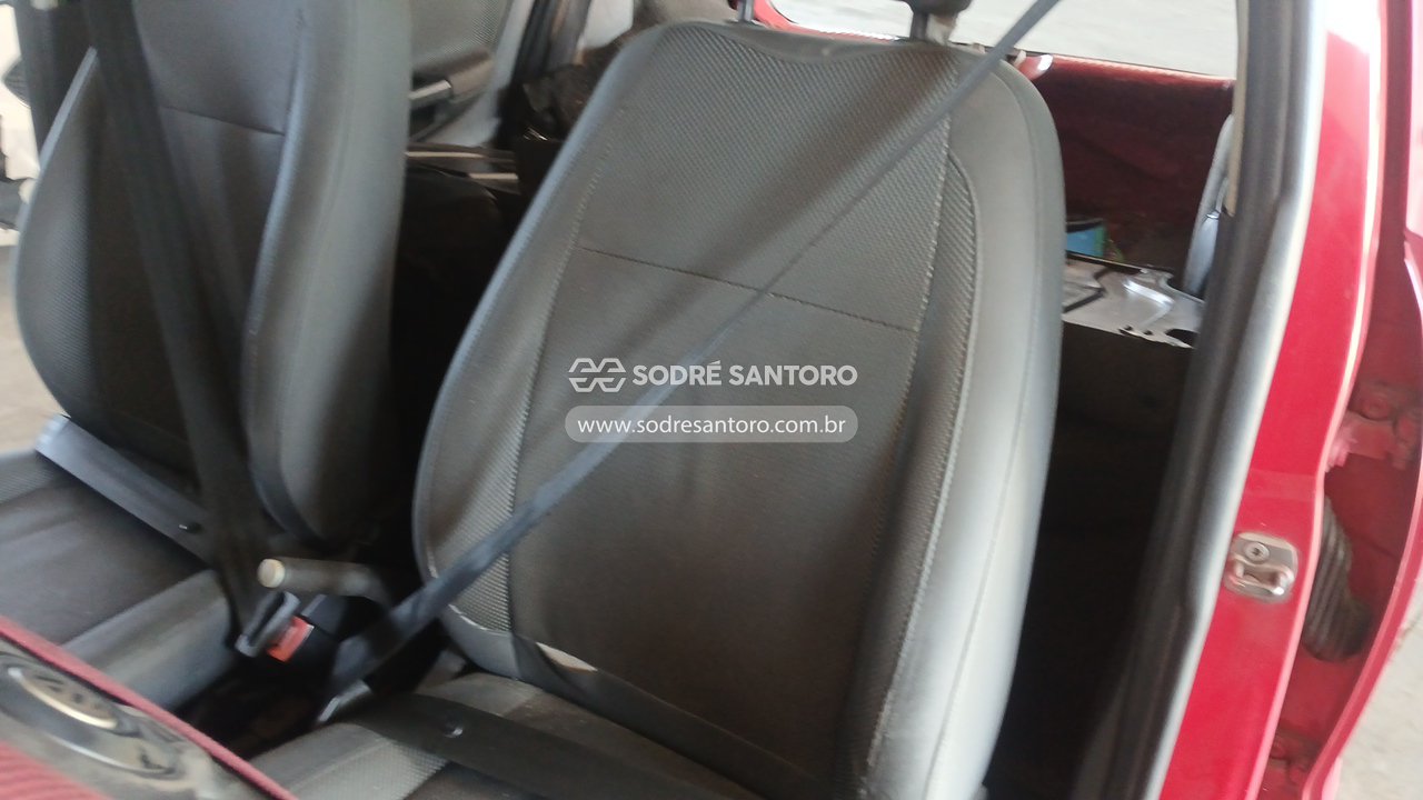 Foto 8 de 13: VOLKSWAGEN - FOX 1.0 2010/2011
