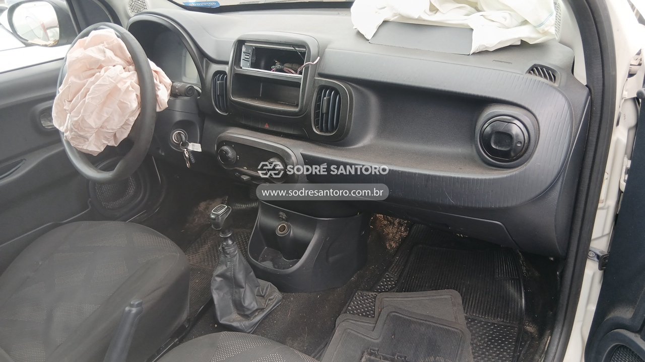 Foto 7 de 13: FIAT - MOBI EASY 2017/2018