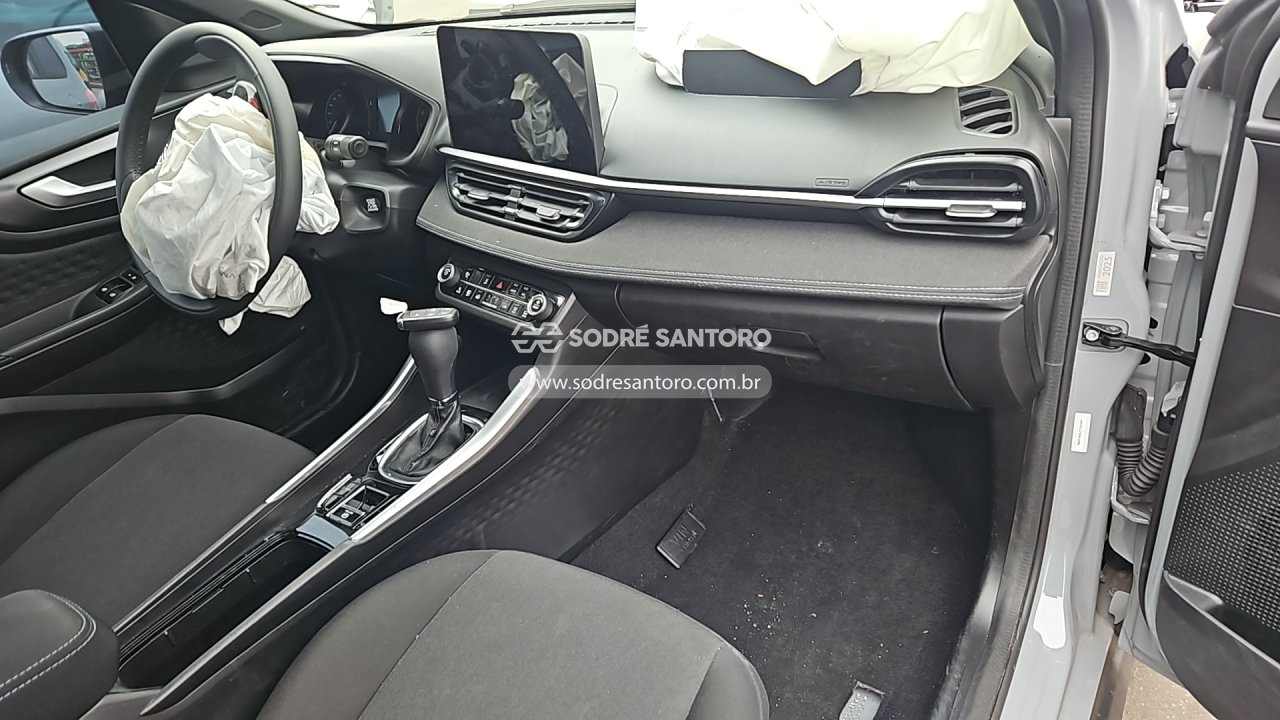 Foto 7 de 13: FIAT - FASTBACK AUDACE HYB 2025/2026
