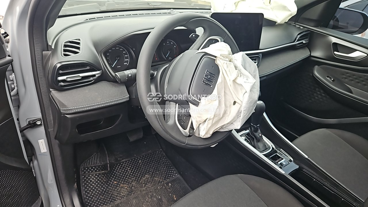 Foto 6 de 13: FIAT - FASTBACK AUDACE HYB 2025/2026