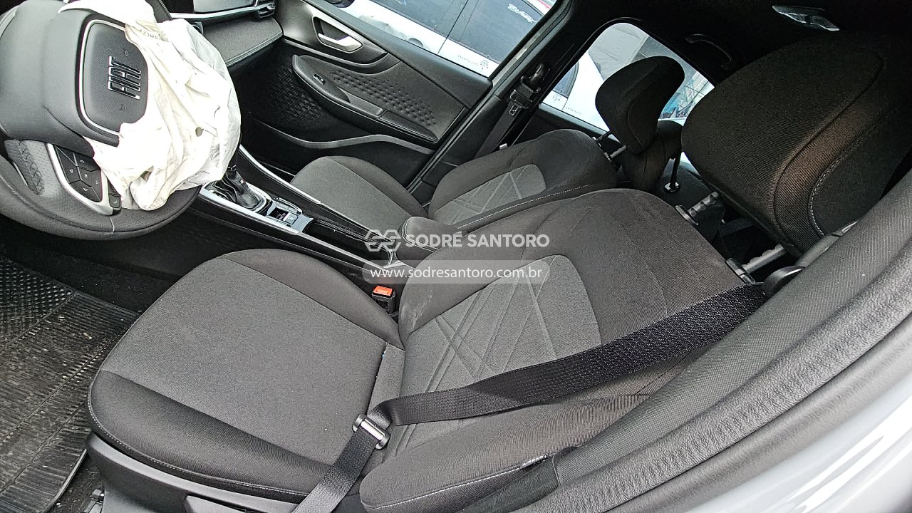 Foto 8 de 13: FIAT - FASTBACK AUDACE HYB 2025/2026