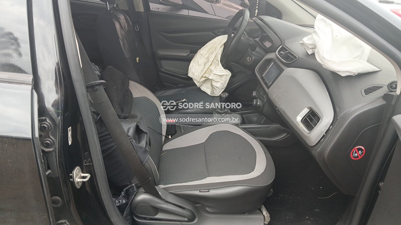 Foto 9 de 13: CHEVROLET - ONIX 1.0MT LS 2014/2015
