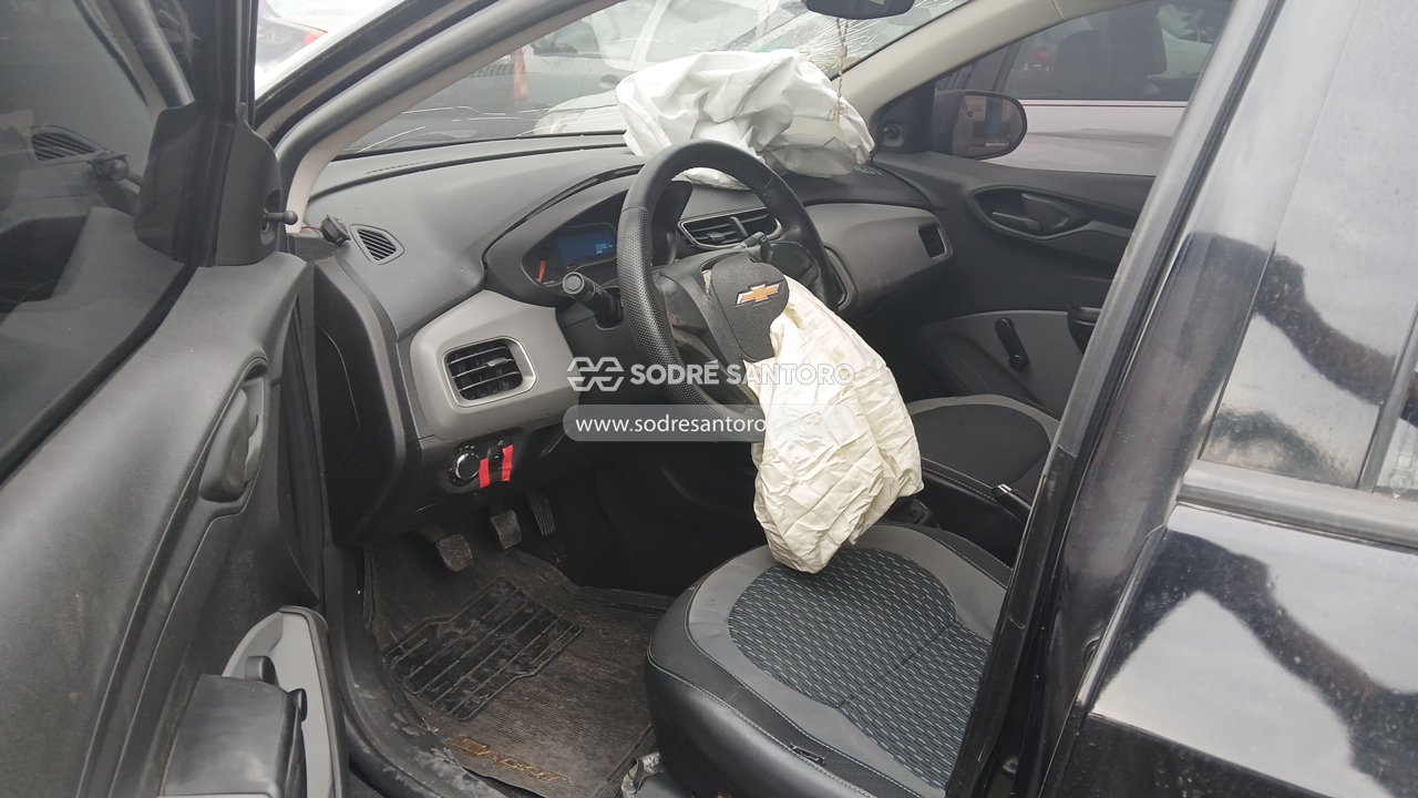 Foto 6 de 13: CHEVROLET - ONIX 1.0MT LS 2014/2015