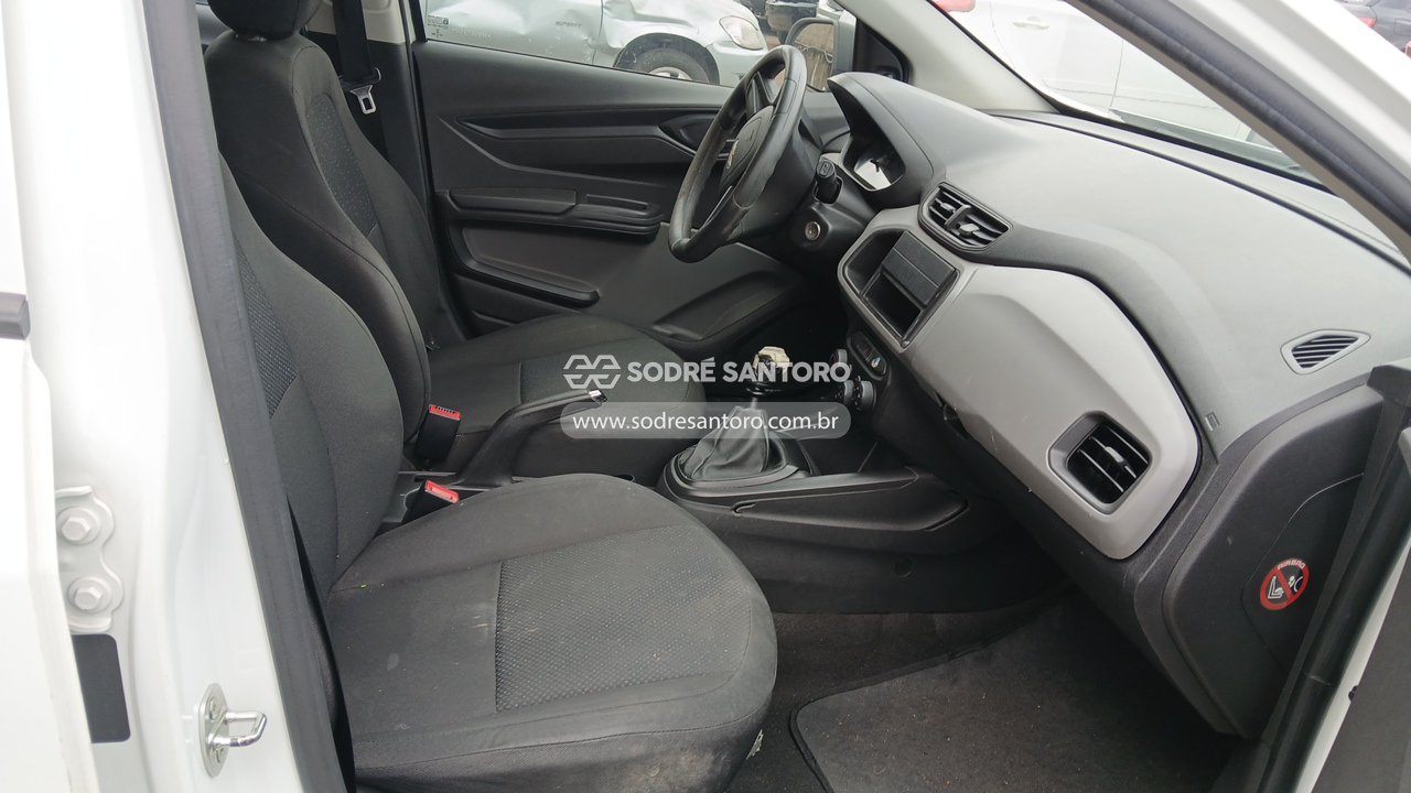 Foto 8 de 11: CHEVROLET - ONIX 10MT JOYE 2016/2017
