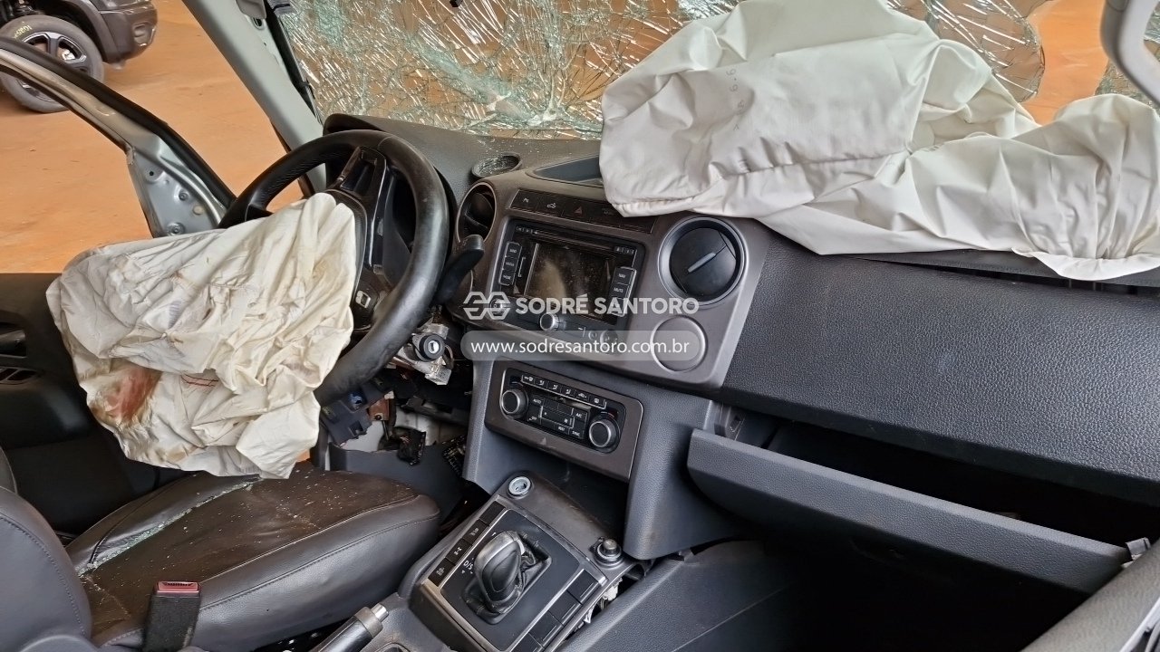 Foto 6 de 12: VOLKSWAGEN - AMAROK CD 4X4 HIGH 2015/2015