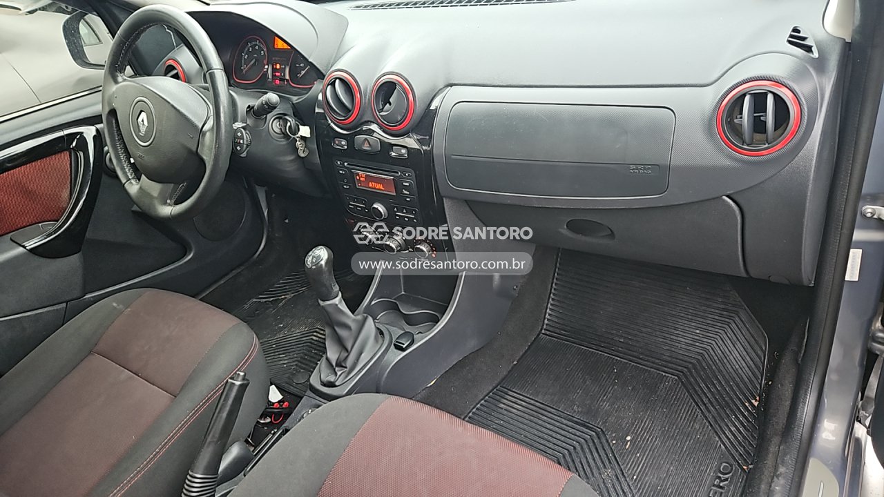Foto 8 de 13: RENAULT - SANDERO STW 16HP 2014/2014
