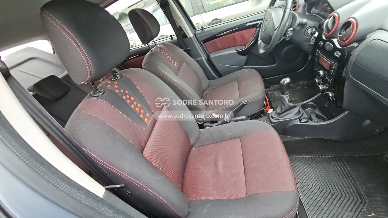 Foto 9 de 13: RENAULT - SANDERO STW 16HP 2014/2014