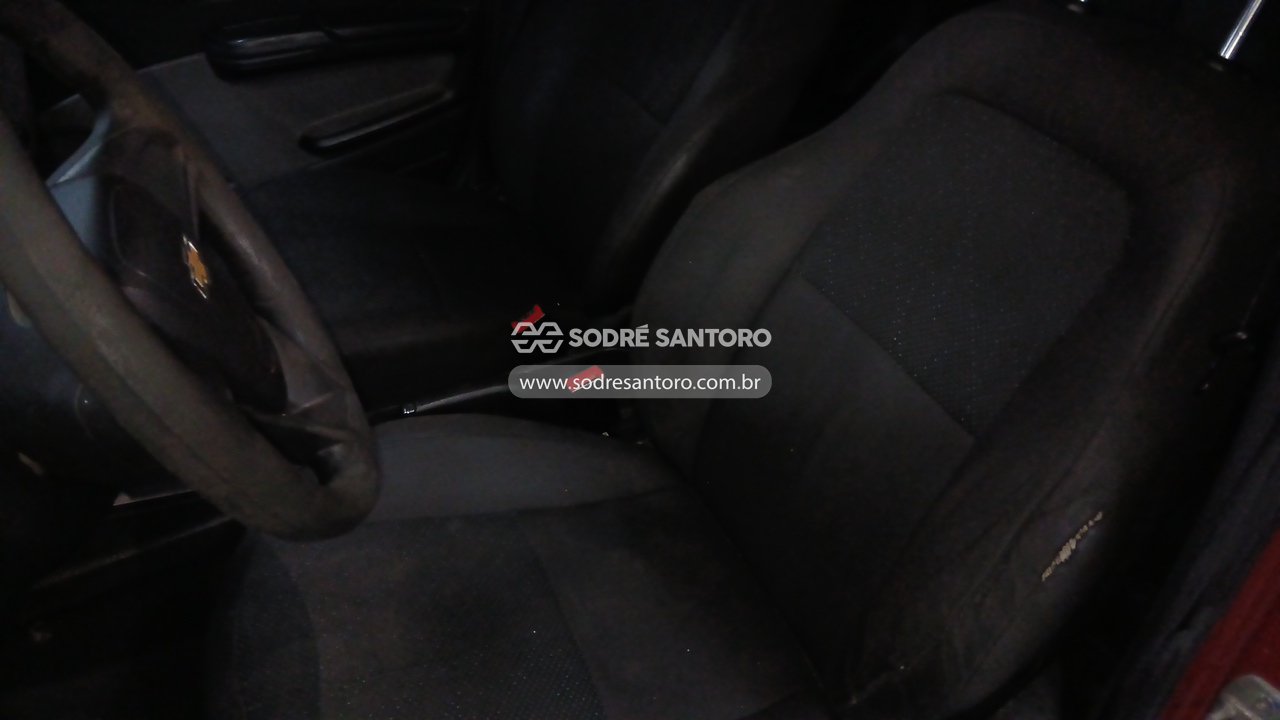 Foto 9 de 13: CHEVROLET - ONIX 10MT JOYE 2017/2018