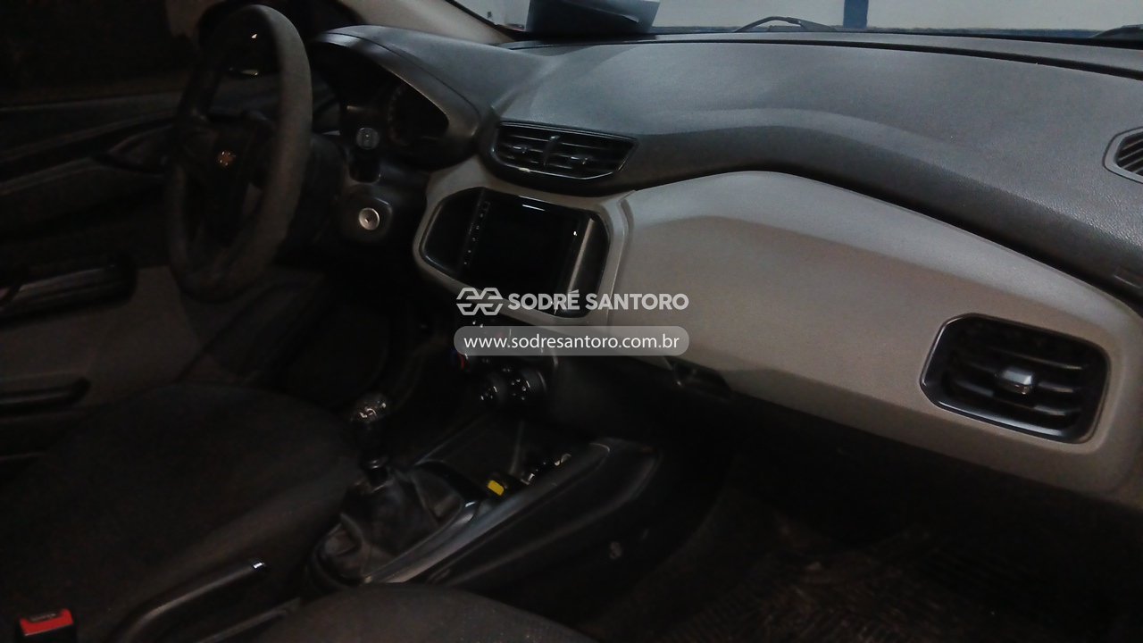 Foto 8 de 13: CHEVROLET - ONIX 10MT JOYE 2017/2018