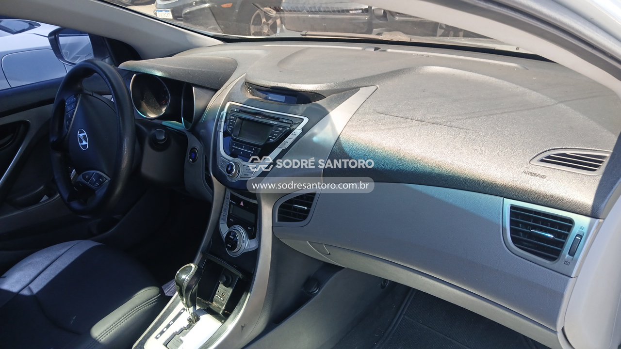 Foto 8 de 13: HYUNDAI - ELANTRA GLS 2011/2012
