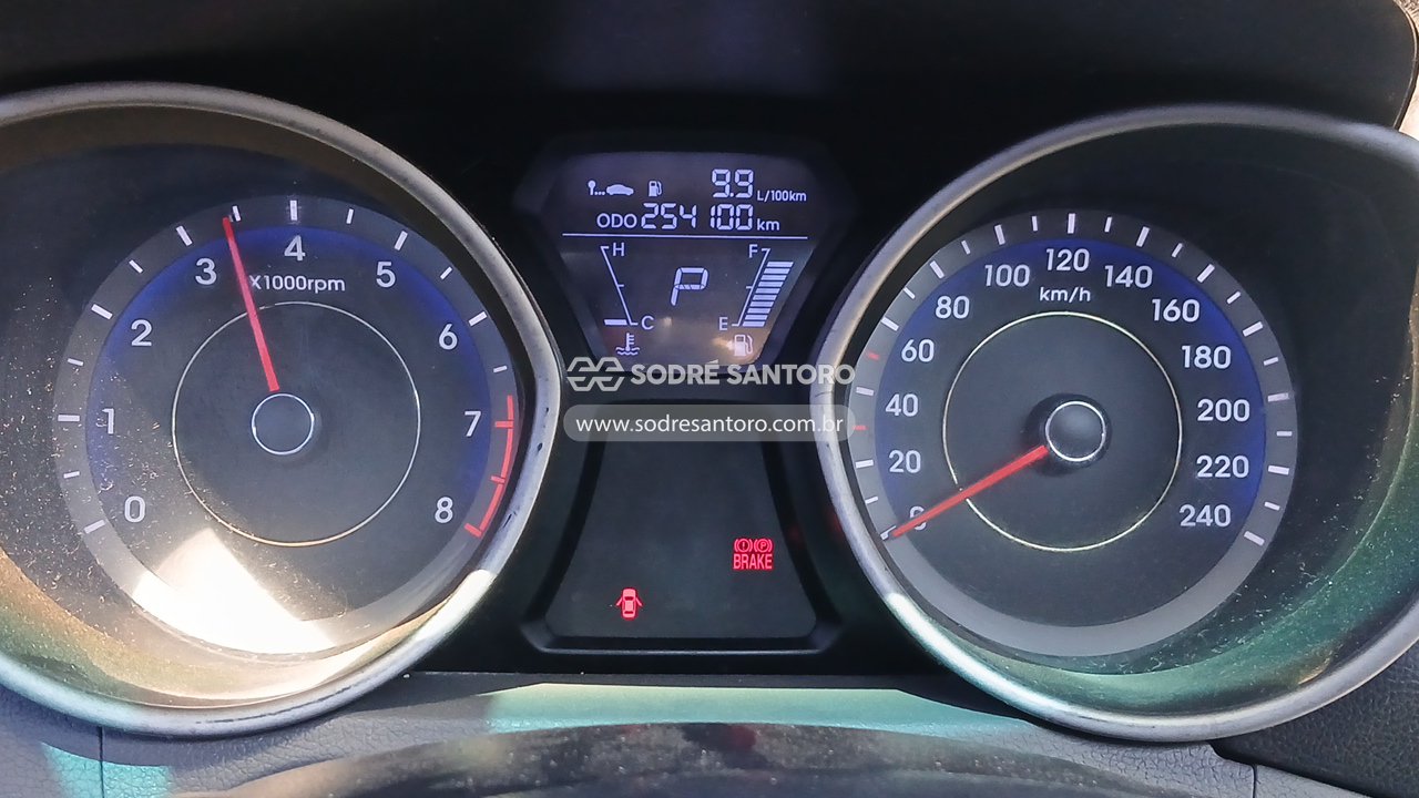 Foto 7 de 13: HYUNDAI - ELANTRA GLS 2011/2012