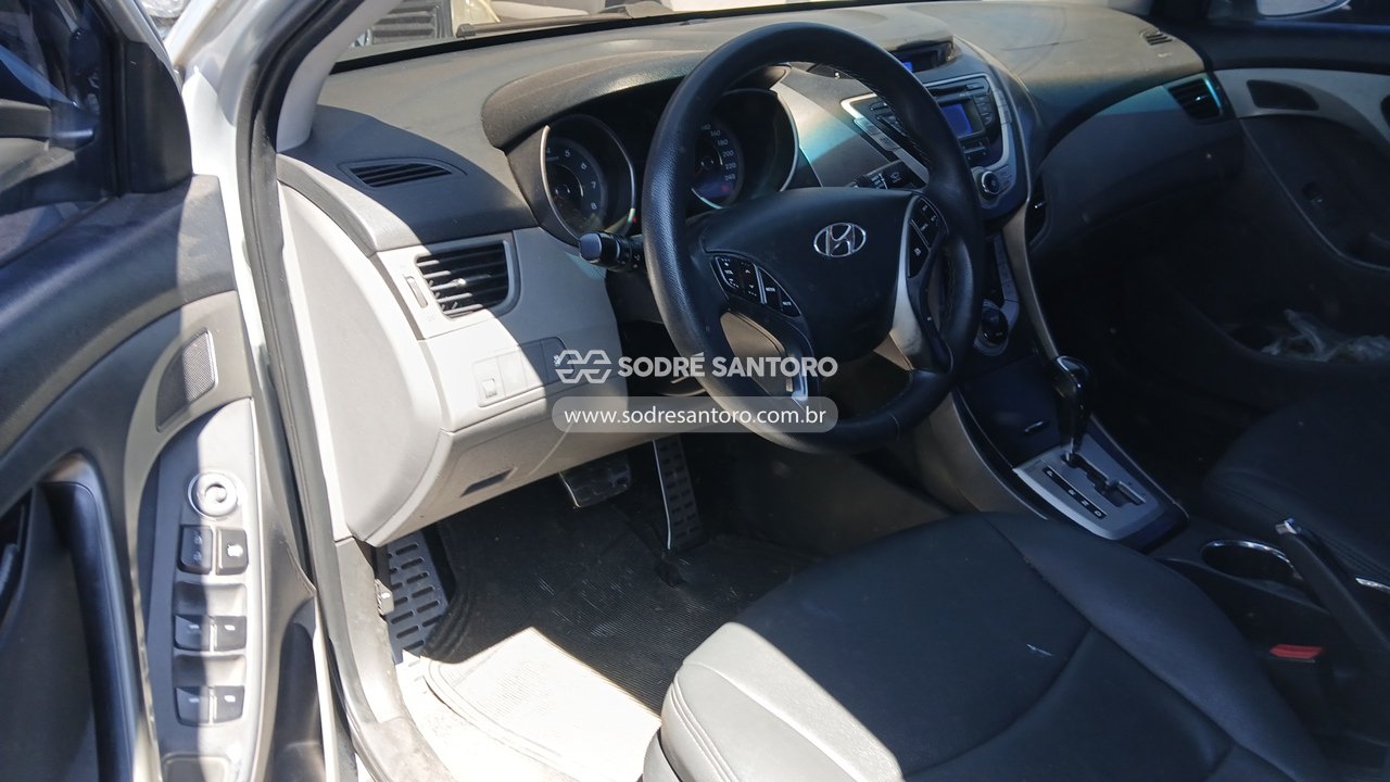 Foto 6 de 13: HYUNDAI - ELANTRA GLS 2011/2012