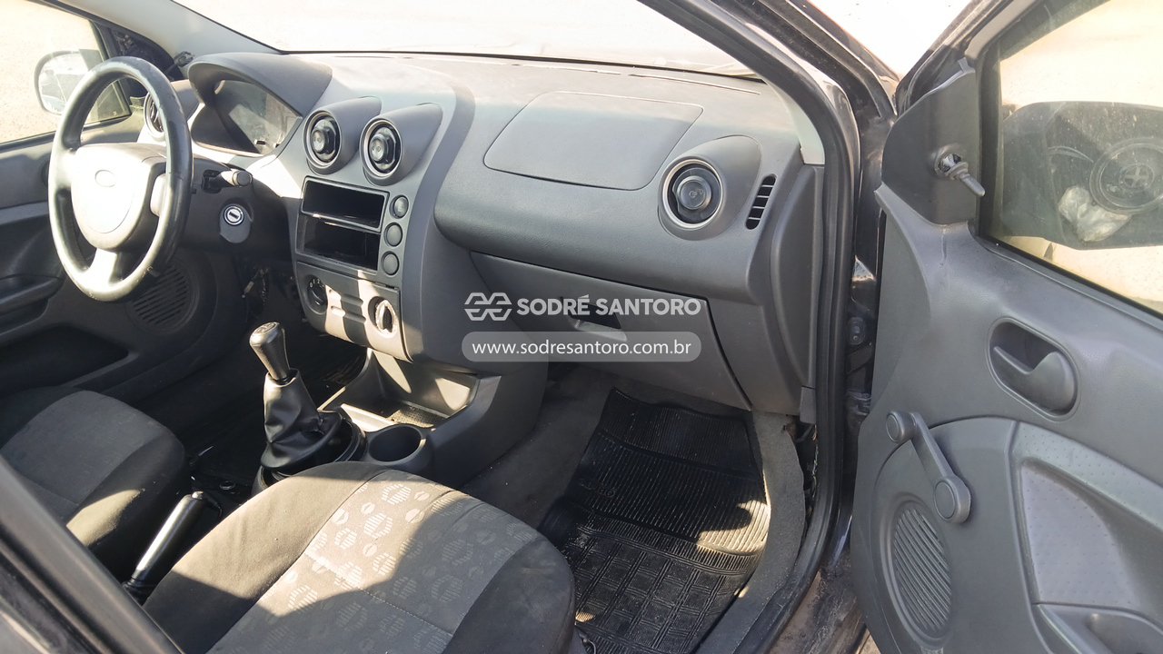 Foto 7 de 10: FORD - FIESTA 2003/2004