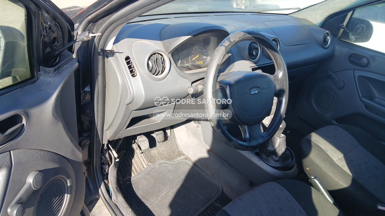 Foto 6 de 10: FORD - FIESTA 2003/2004