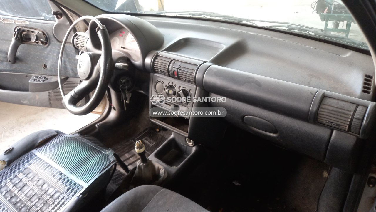Foto 8 de 13: CHEVROLET - CORSA WIND 2002/2002
