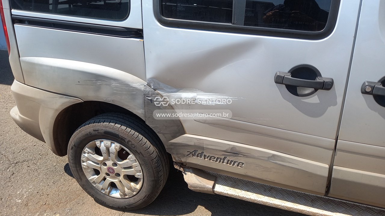Foto 12 de 13: FIAT - DOBLO ADV 1.8 FLEX 2010/2011