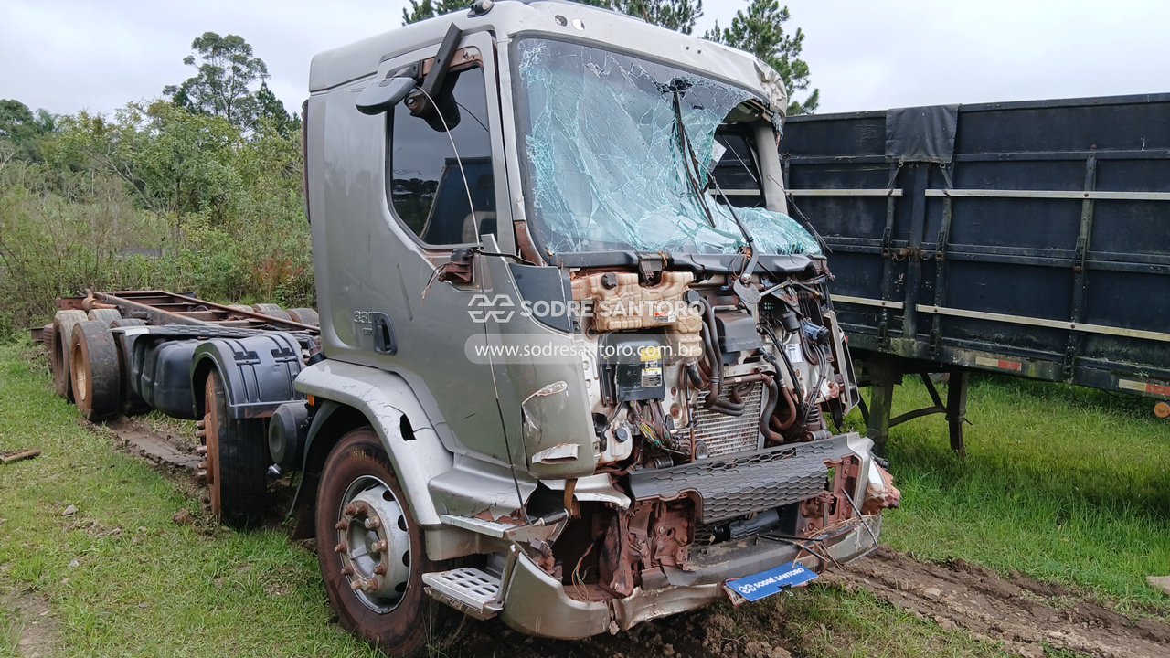 volvo - vm 330 8x2r — leilão em Curitiba/PR