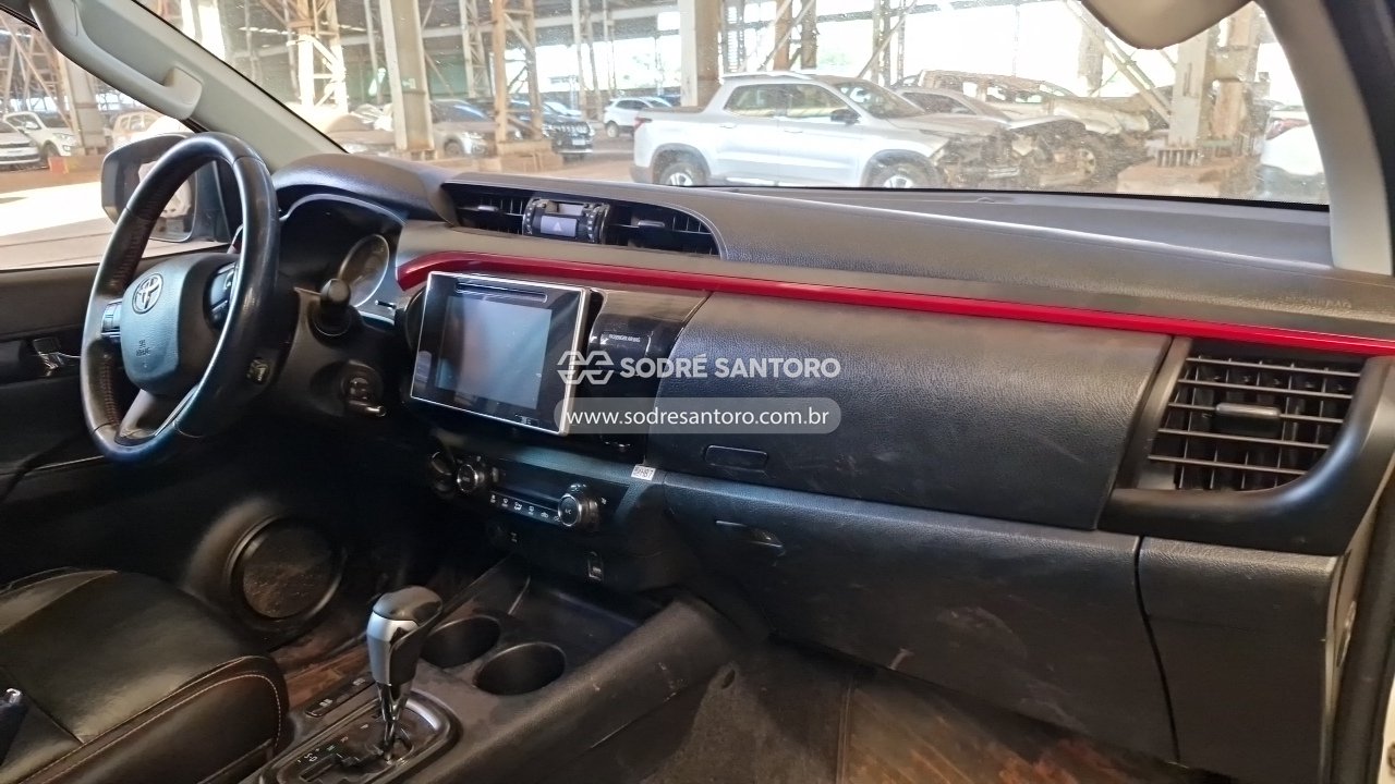 Foto 6 de 13: TOYOTA - HILUX CDCLEA4JD 2017/2018