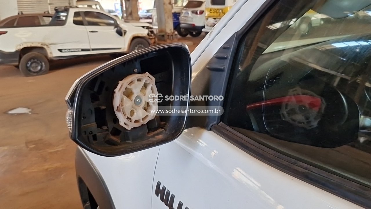 Foto 9 de 13: TOYOTA - HILUX CDCLEA4JD 2017/2018