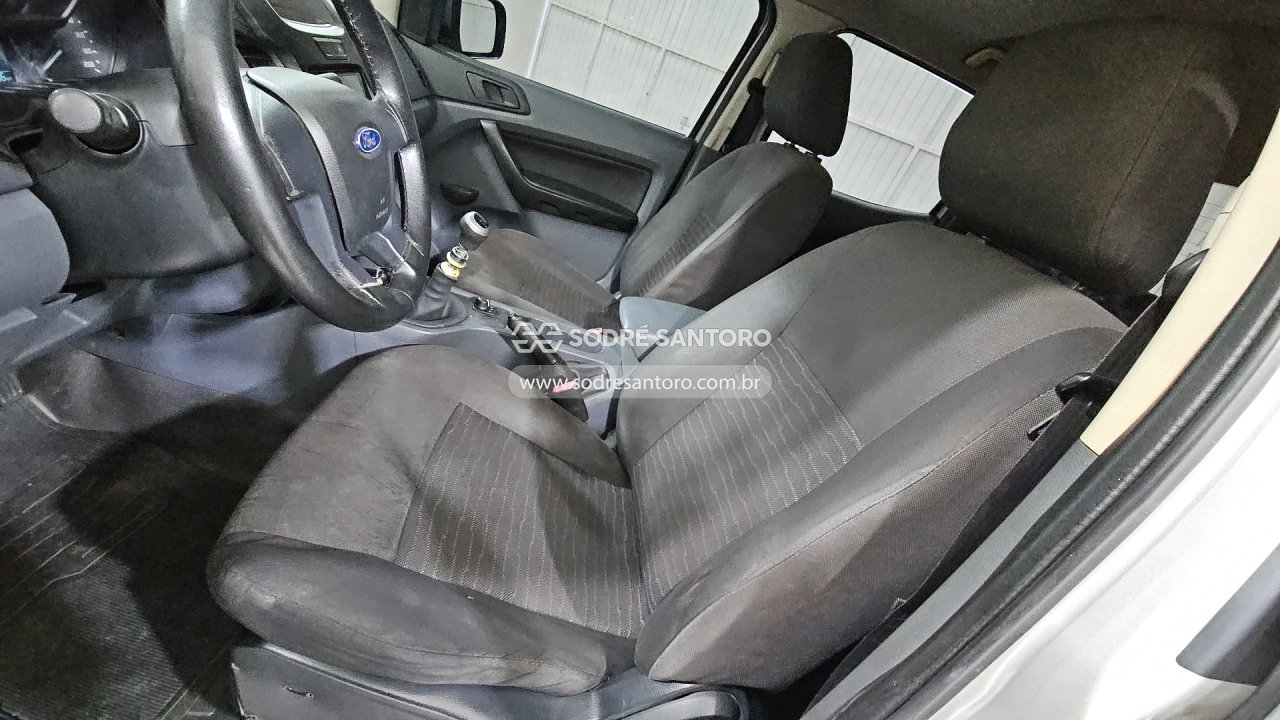 Foto 9 de 13: FORD - RANGER XL CD4 22H 2014/2015