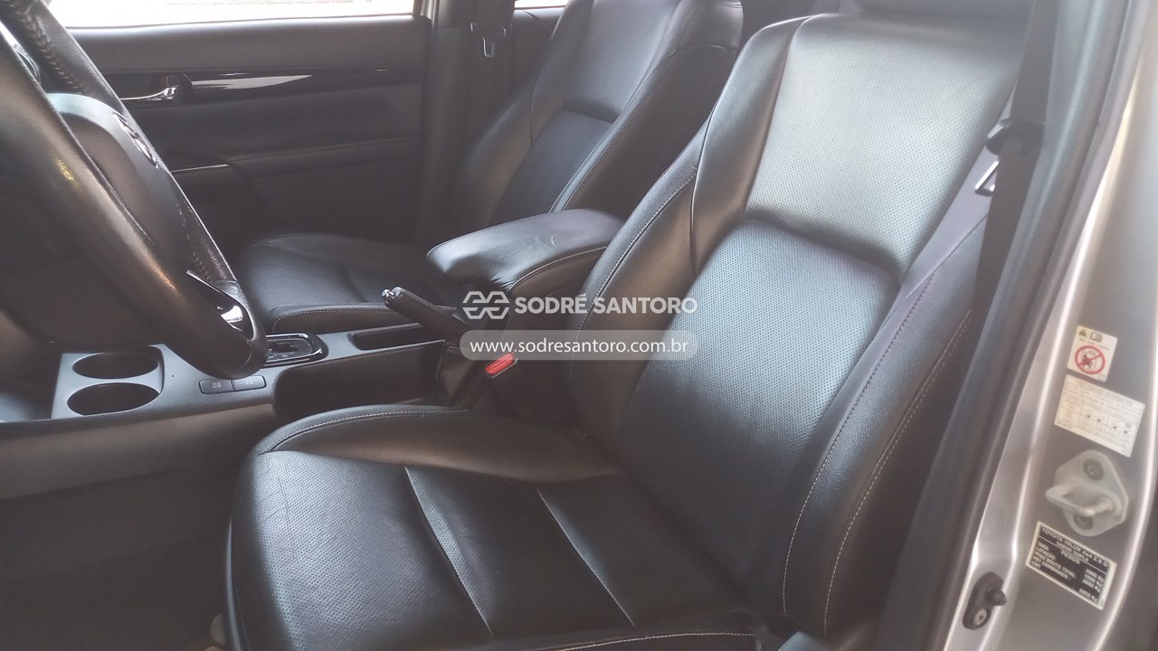 Foto 9 de 13: TOYOTA - HILUX CDSRXA4FD 2018/2019