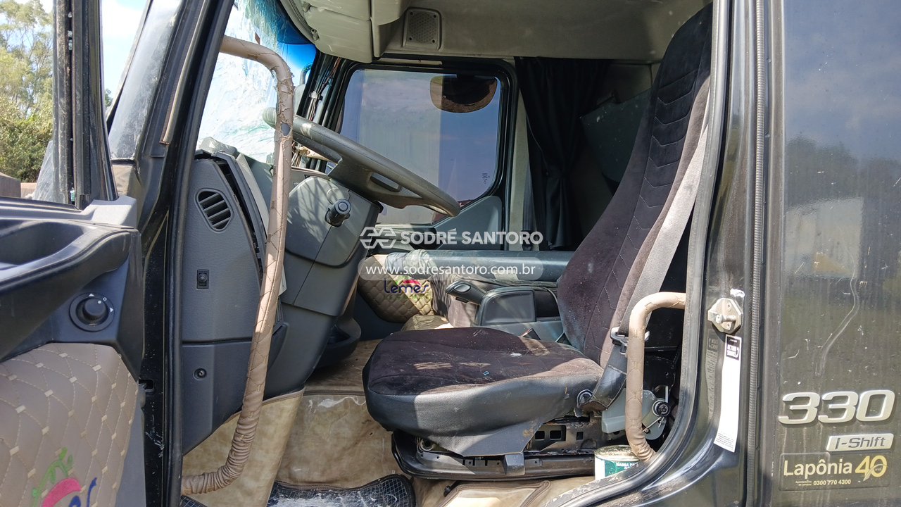 Foto 9 de 13: VOLVO - VM 330 8X2R 2021/2021