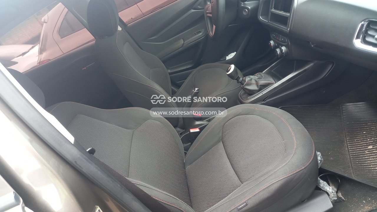Foto 8 de 13: CHEVROLET - ONIX 1.0MT LT 2013/2014