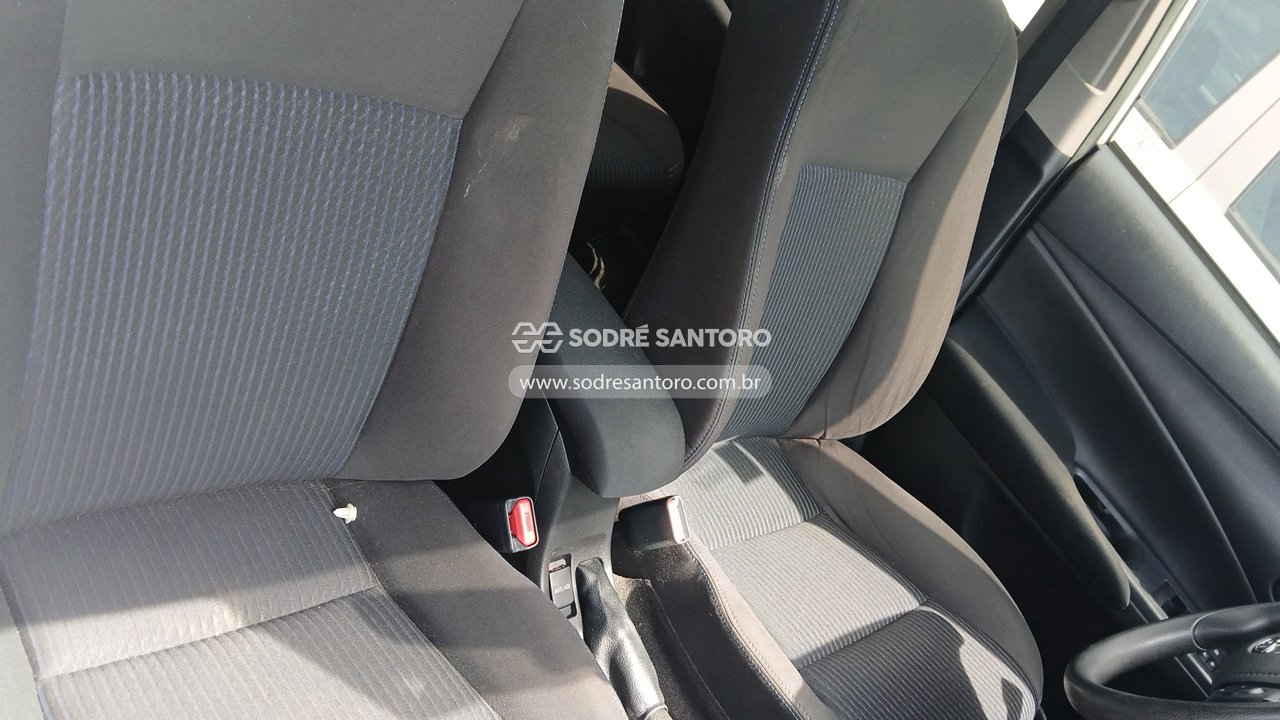 Foto 8 de 8: TOYOTA - YARIS SA XL15LIVE 2020/2021