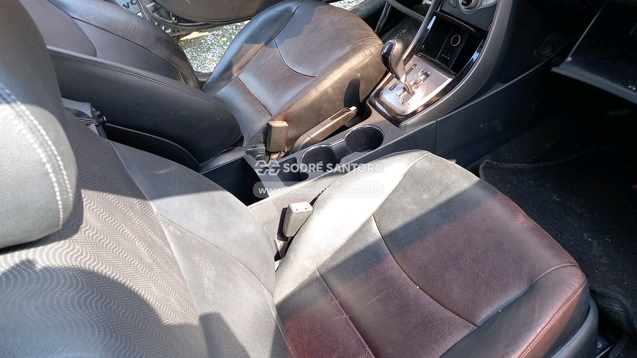 Foto 8 de 13: HYUNDAI - ELANTRA 2012/2013