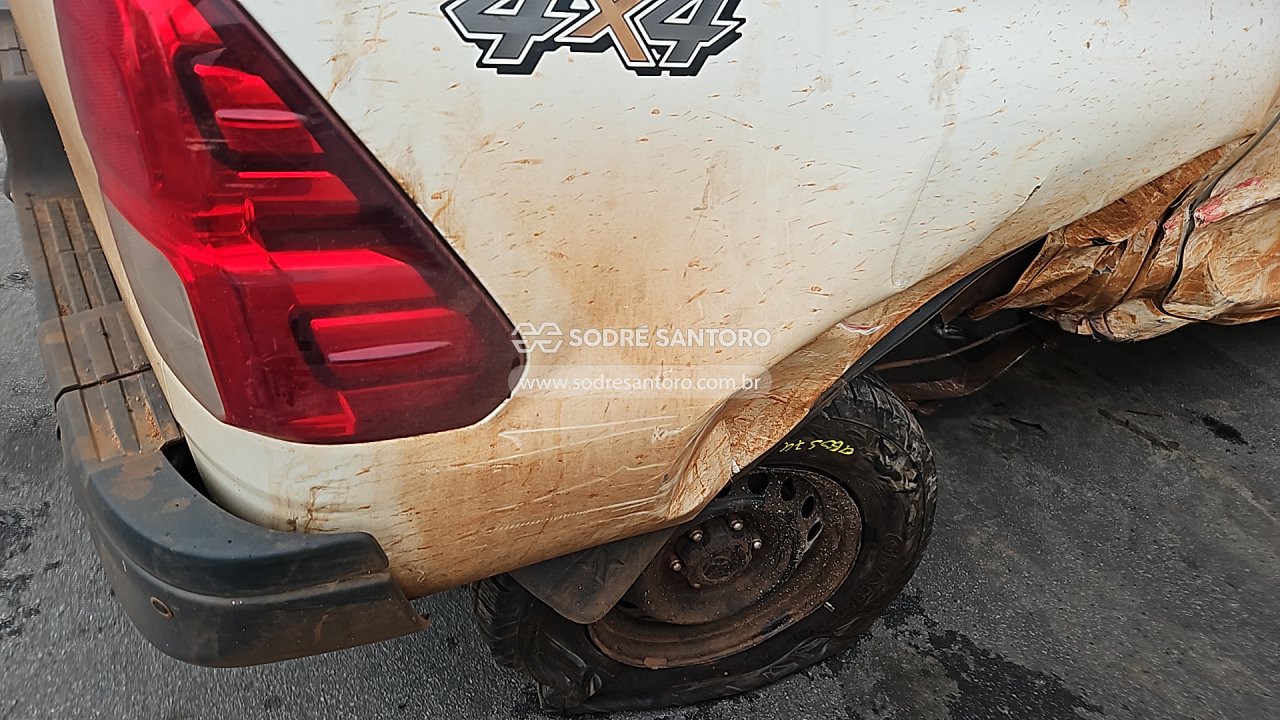 Foto 12 de 13: TOYOTA - HILUX 2023/2023